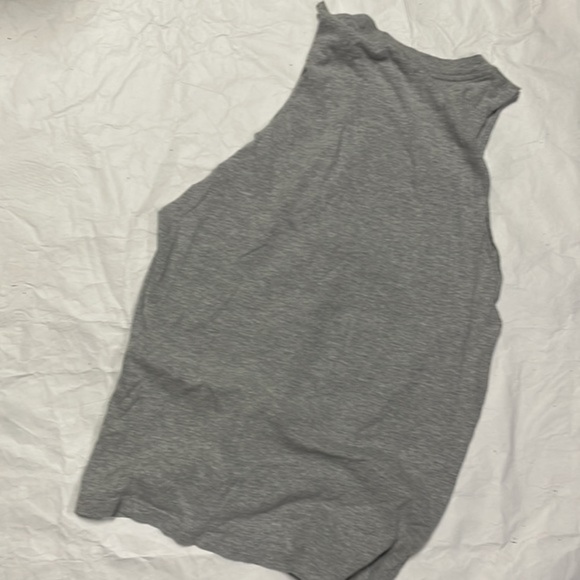 Yeti cutoff tank top​ - Picture 4 of 4